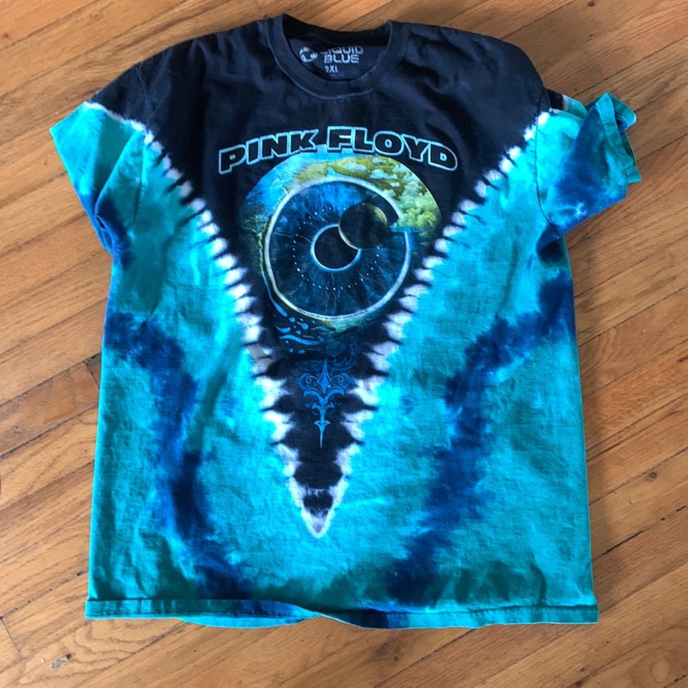 Pink Floyd shirt